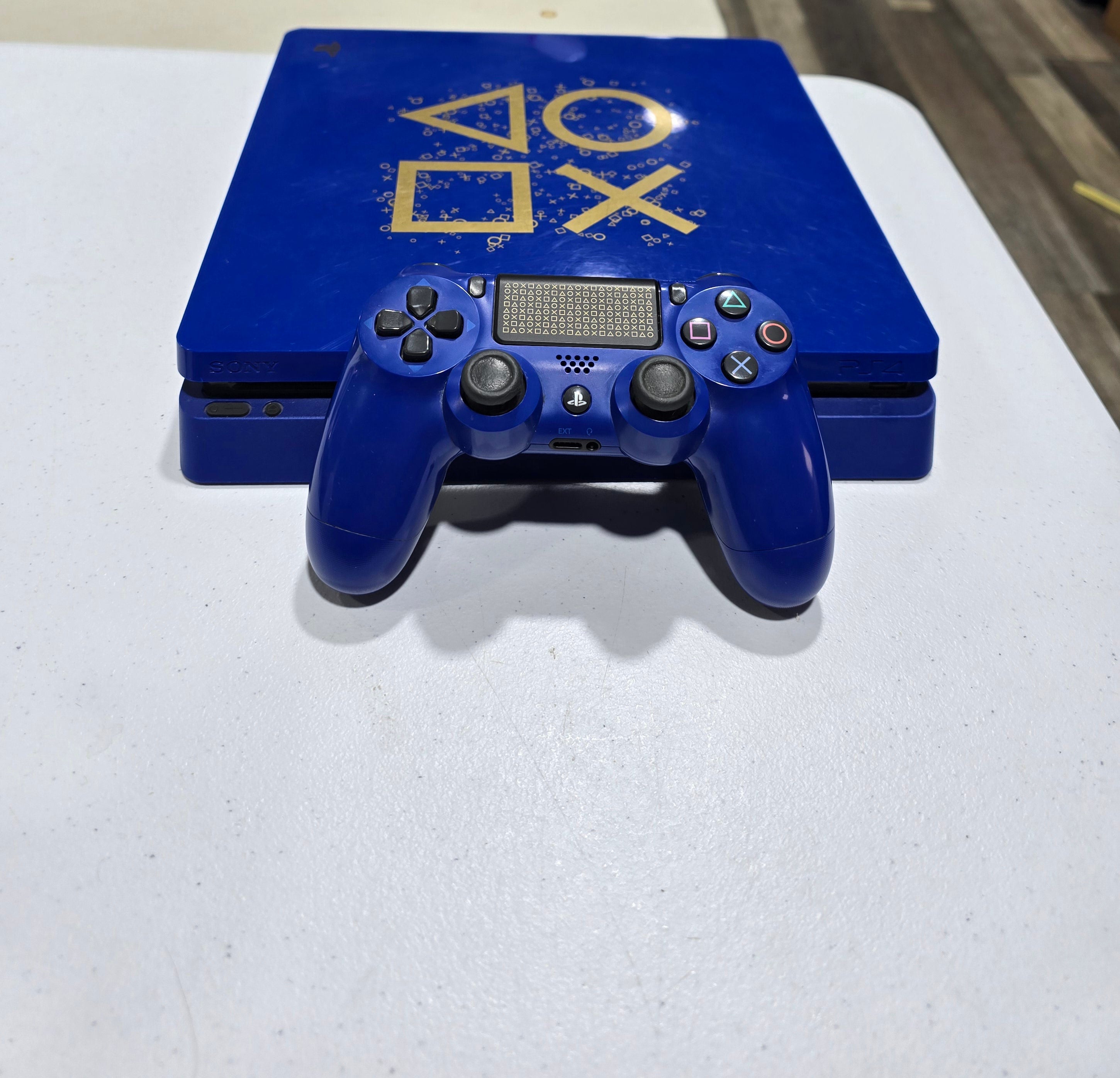 Playstation 4 1TB Slim Days Of Play Console PS4