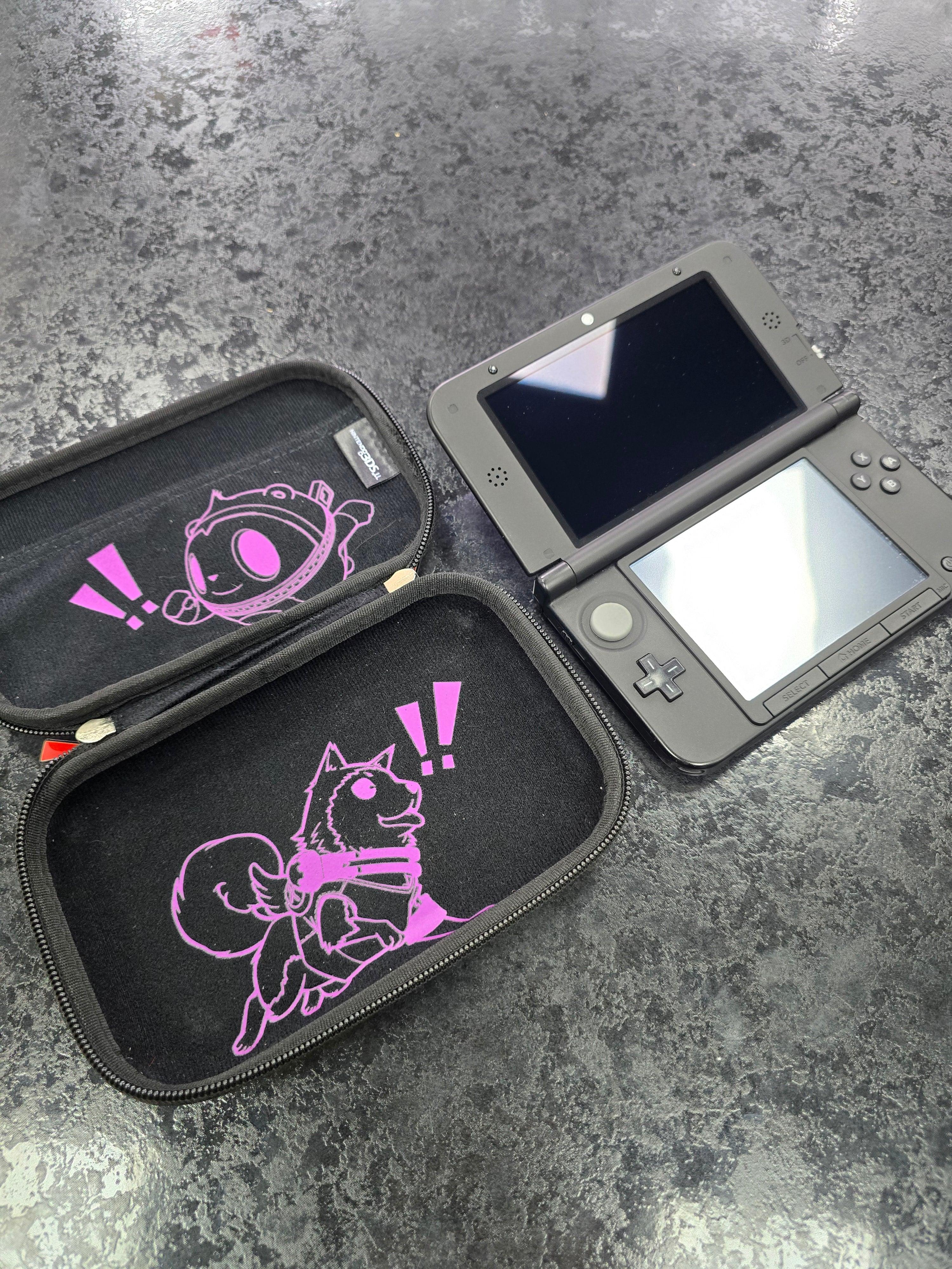 Nintendo 3DS XL Persona Q Edition US version with Matching Case