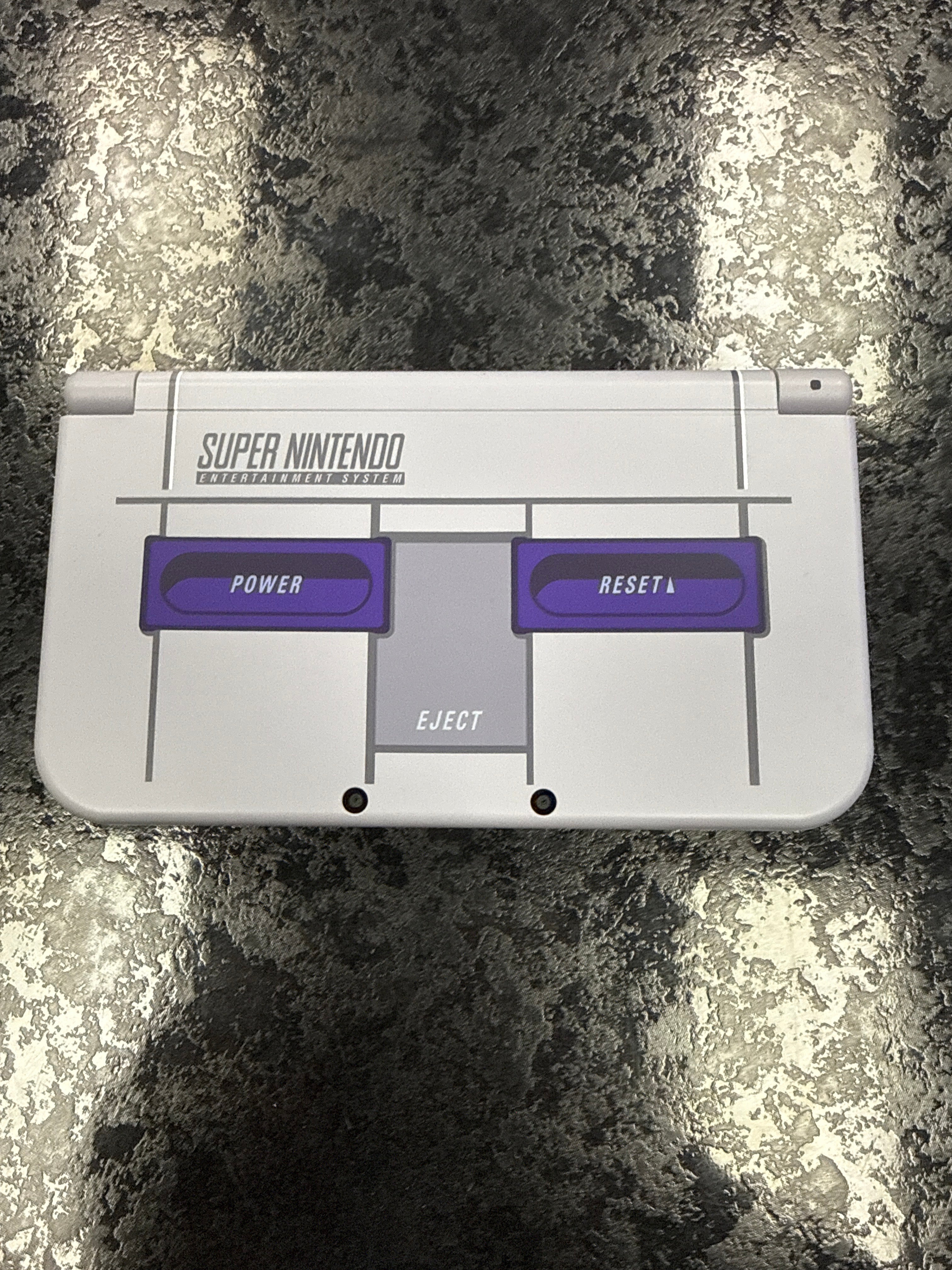 New Nintendo 3DS XL: Super NES Edition