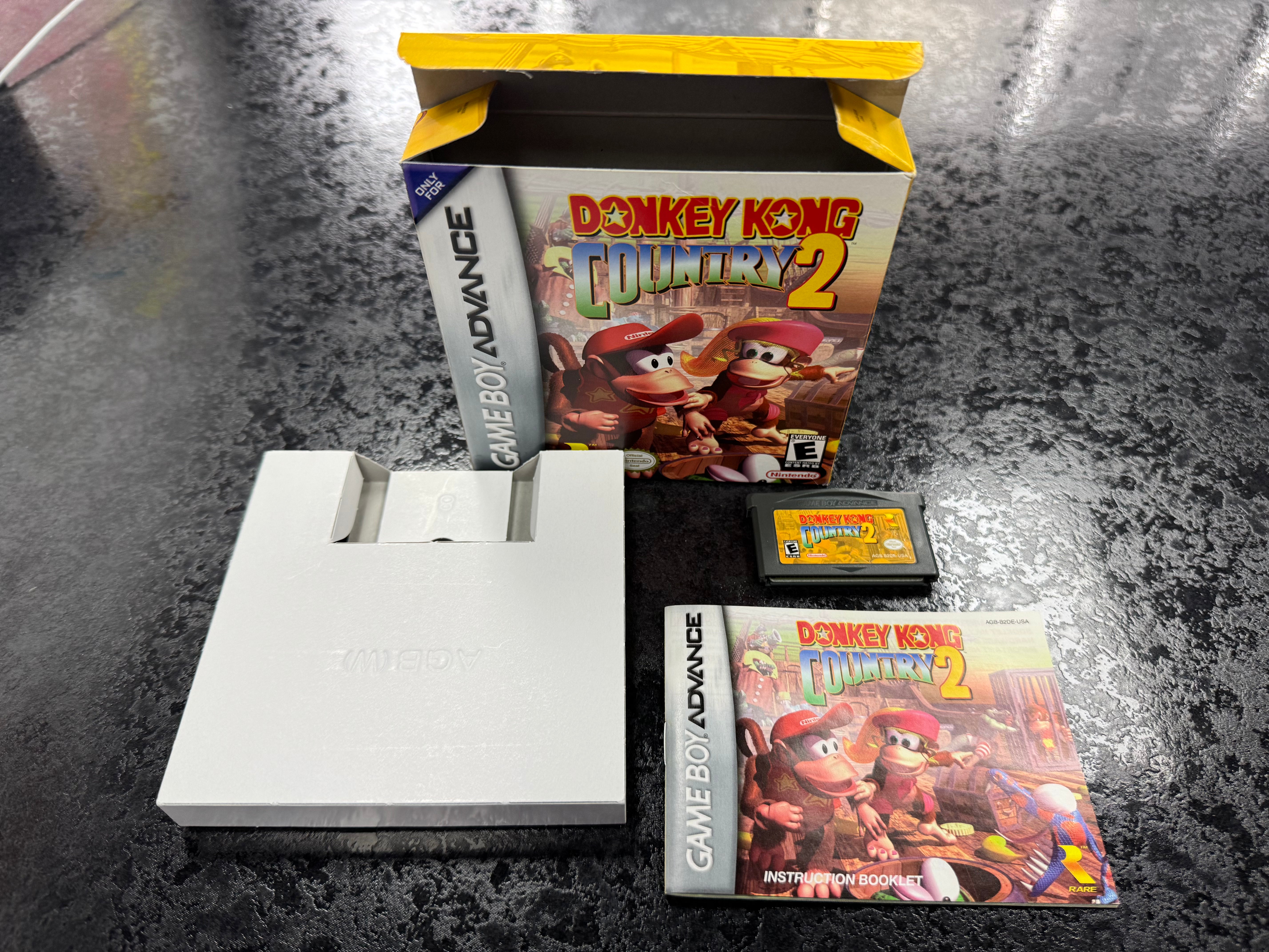 Donkey Kong Country 2 - Nintendo Game Boy Advance