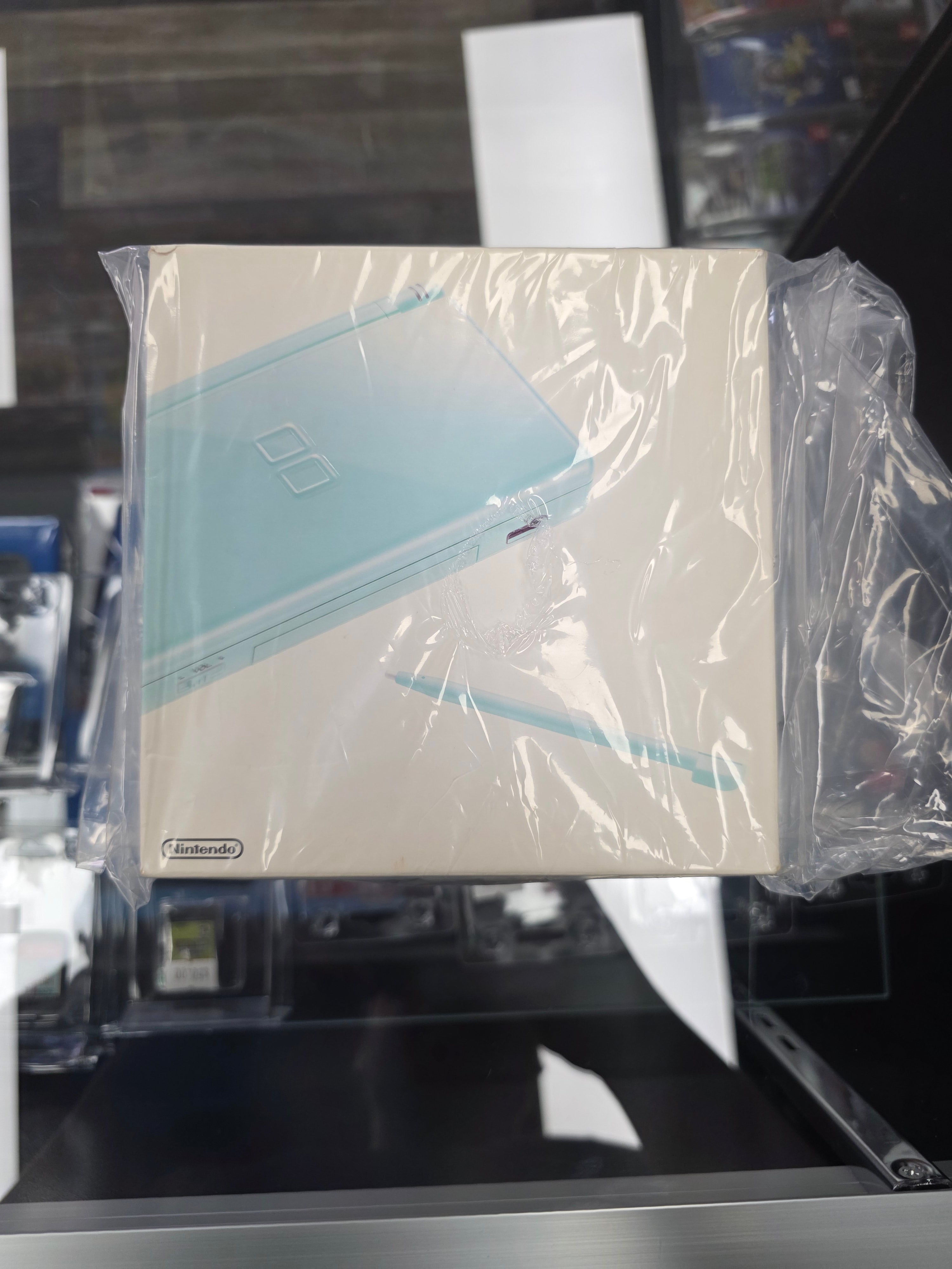 (JP 🇯🇵 REGION Free) Complete in Box Nintendo DS Lite Handheld Console