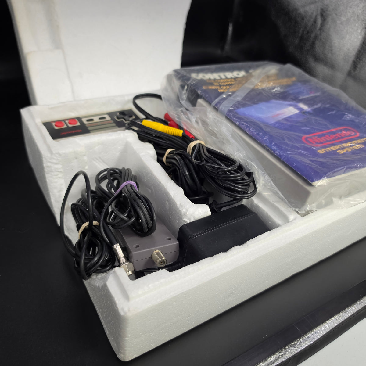 CIB Nintendo NES Control Deck - Console Bundle