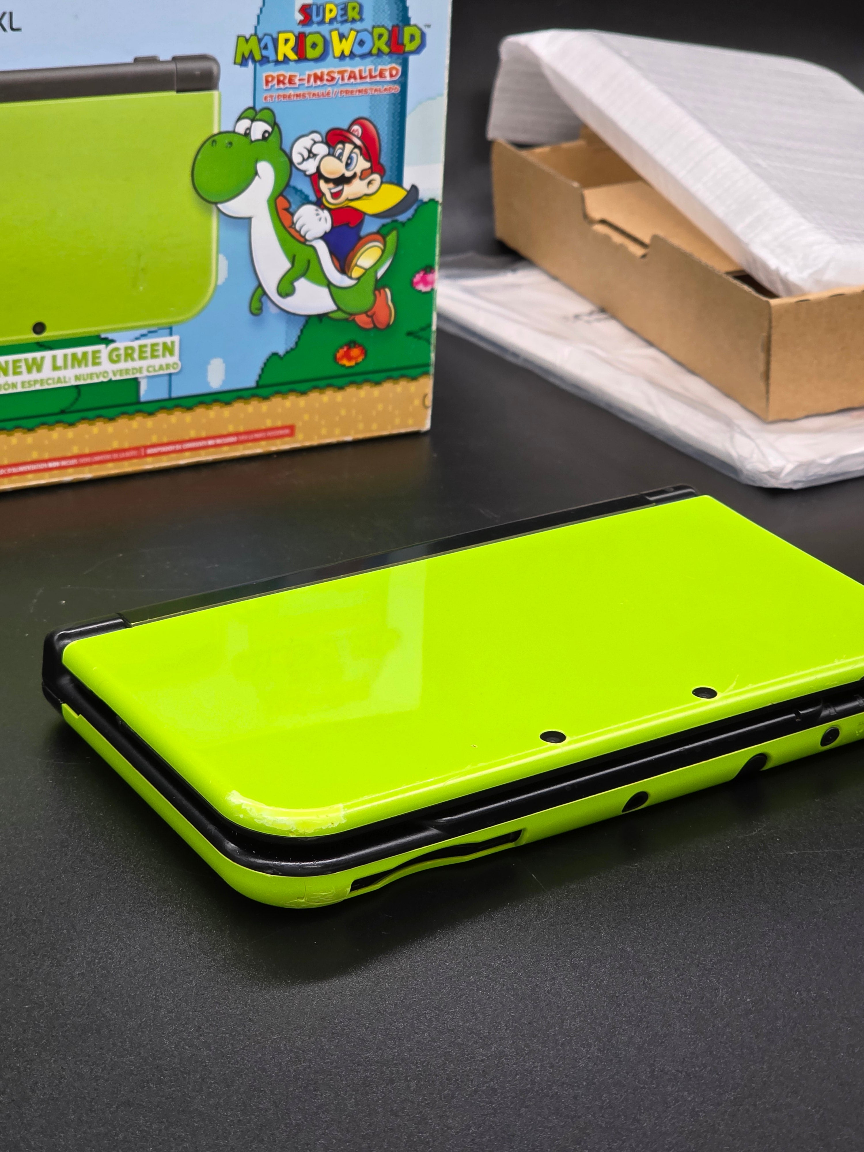 New Nintendo 3DS XL Special Edition: New Lime Green w/Super Mario World - Amazon Exclusive