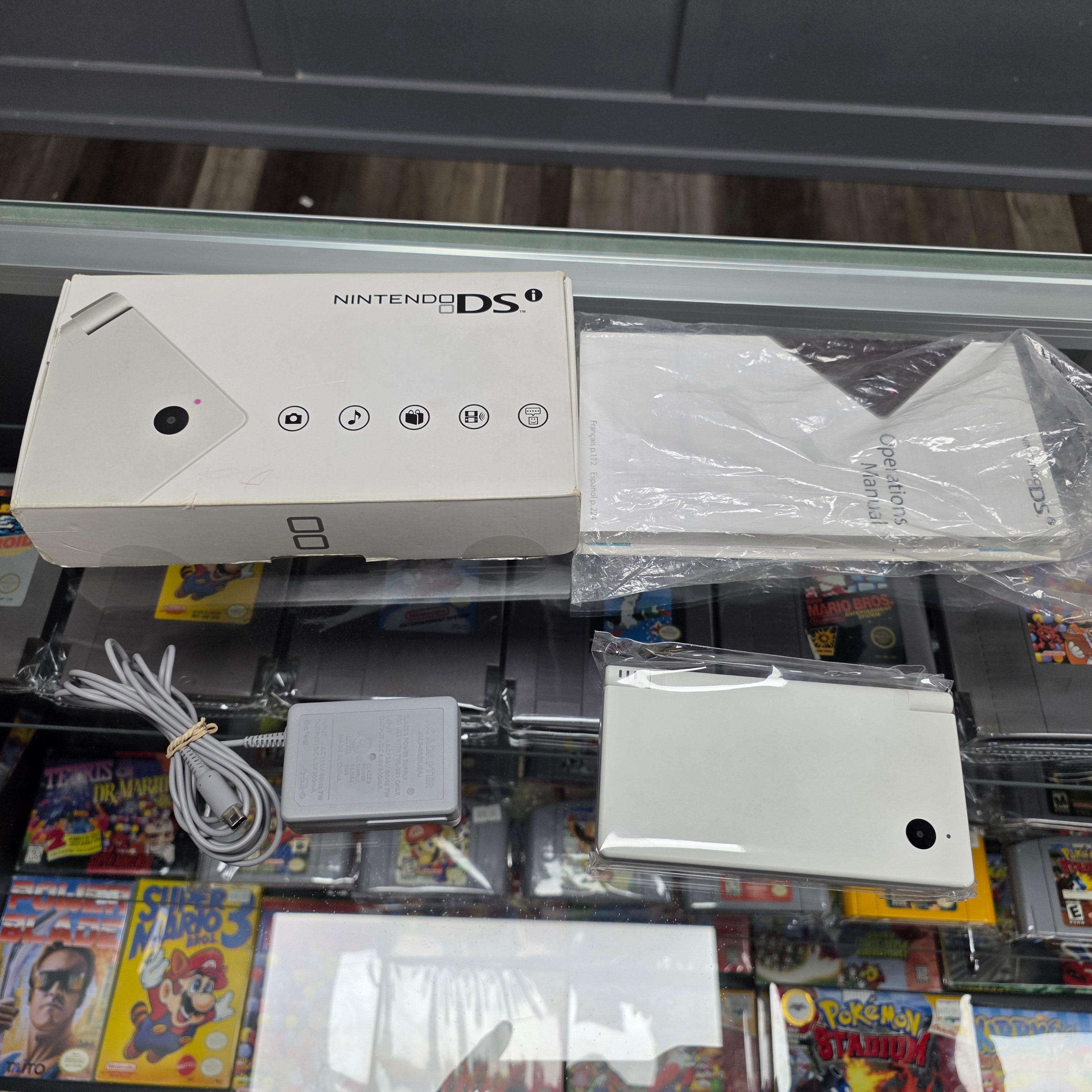 (CIB) Nintendo DSi Arctic White Handheld Console