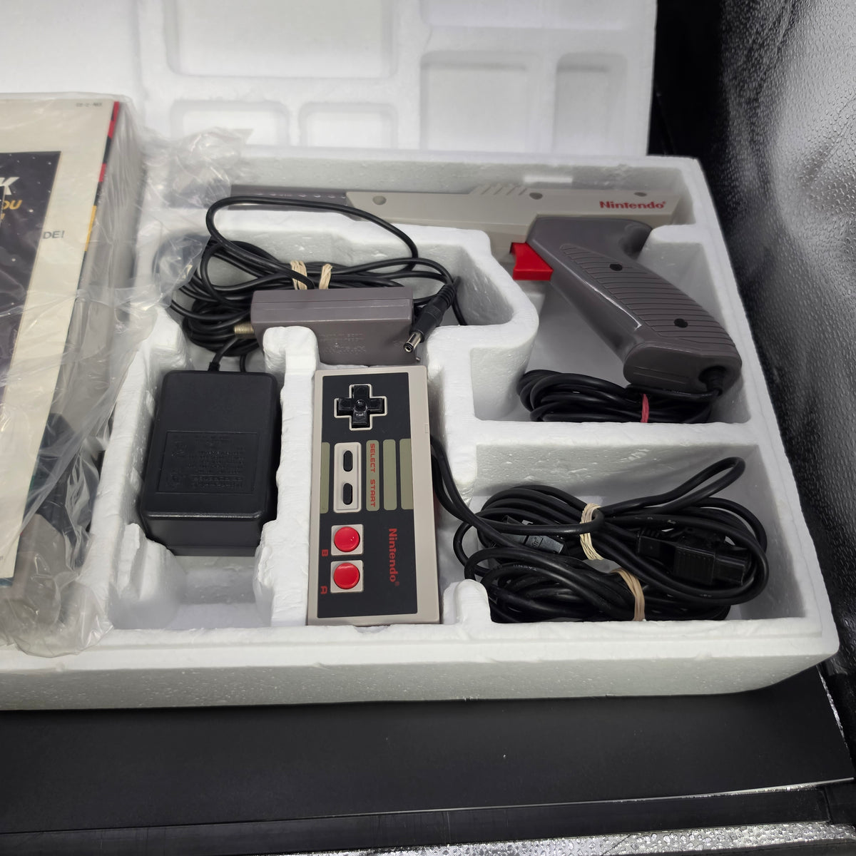CIB Nintendo NES Action Set - Console Bundle [Grey Zapper)