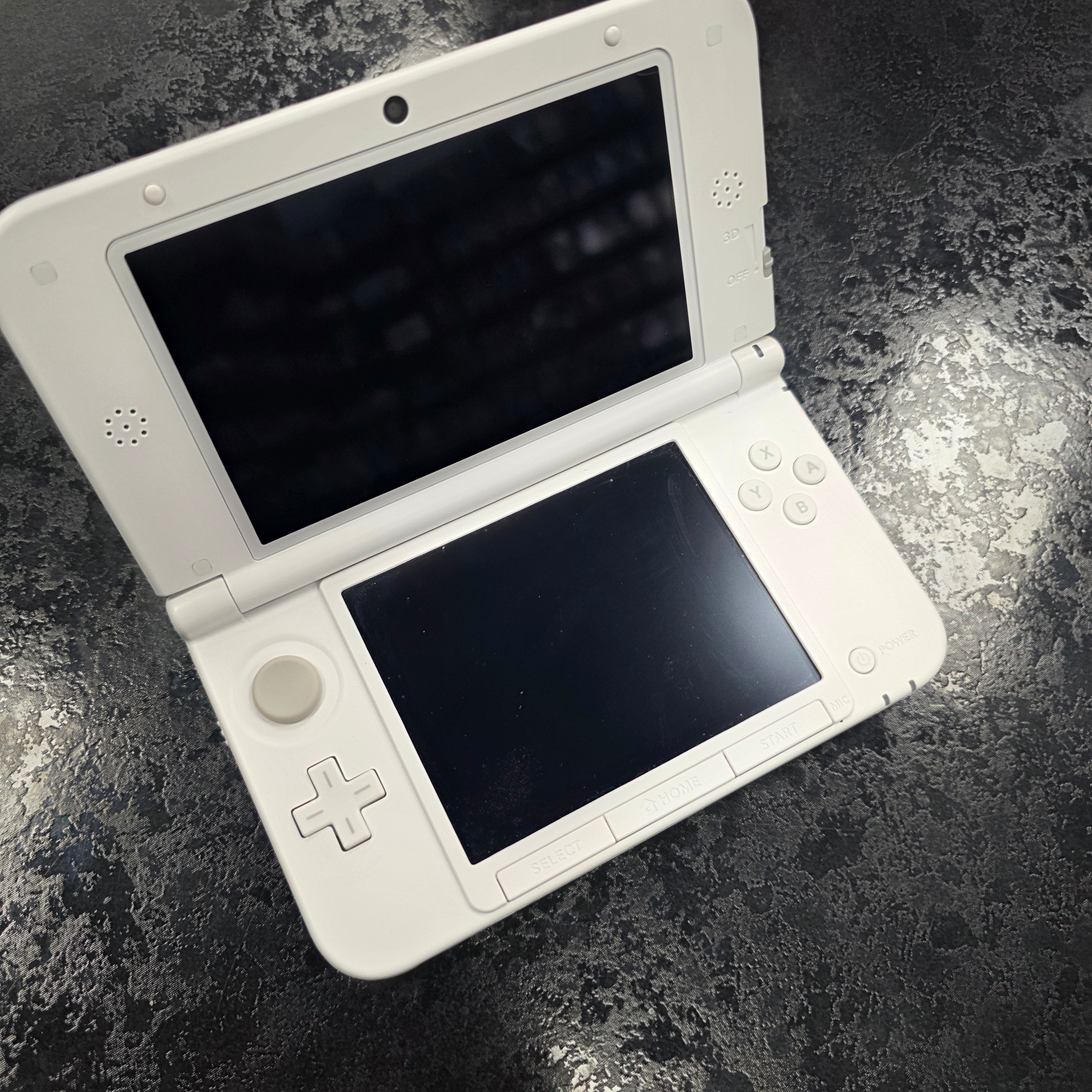 (Reshelled) Nintendo 3DS XL White Handheld Console