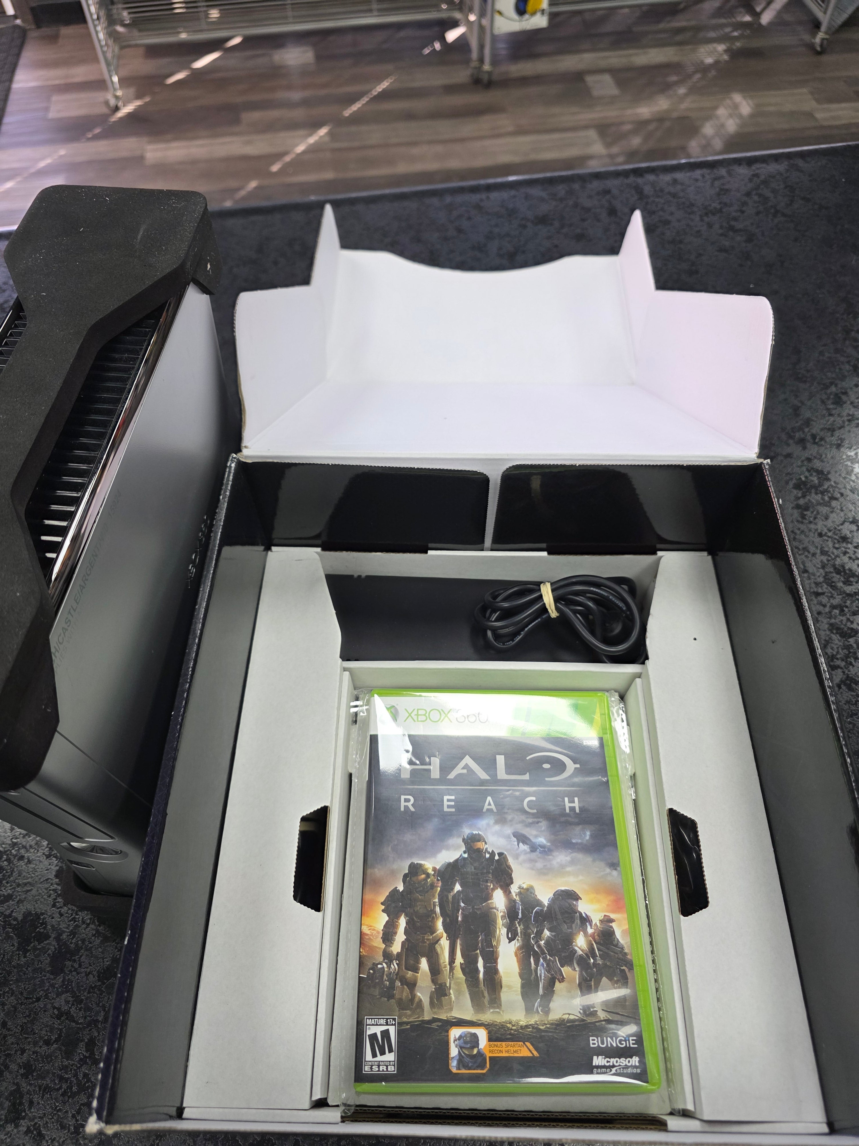 CIB Microsoft Xbox 360 Slim Limited Edition Halo Reach