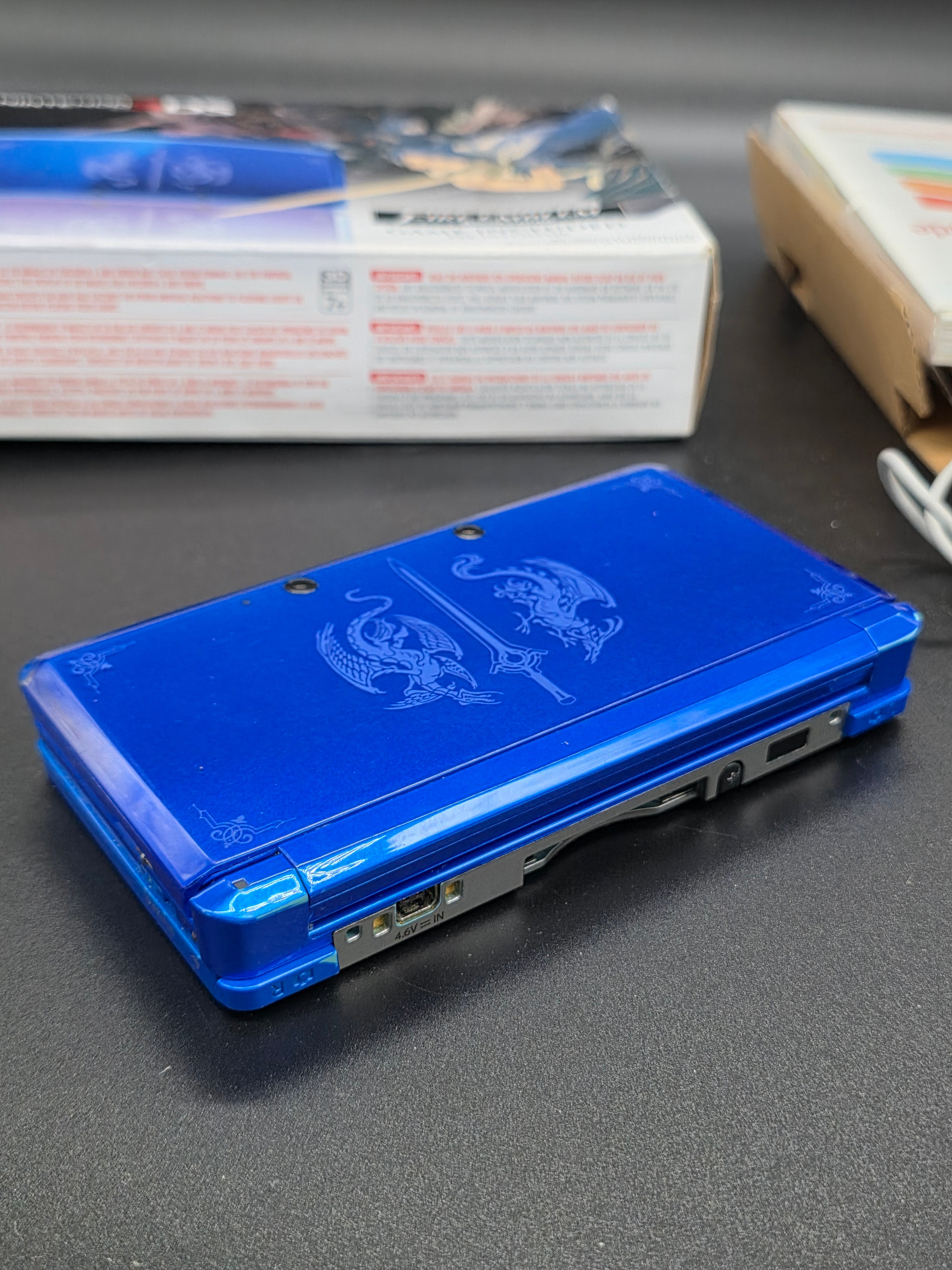 Nintendo 3DS Blue Fire Emblem Awakening Limited Edition