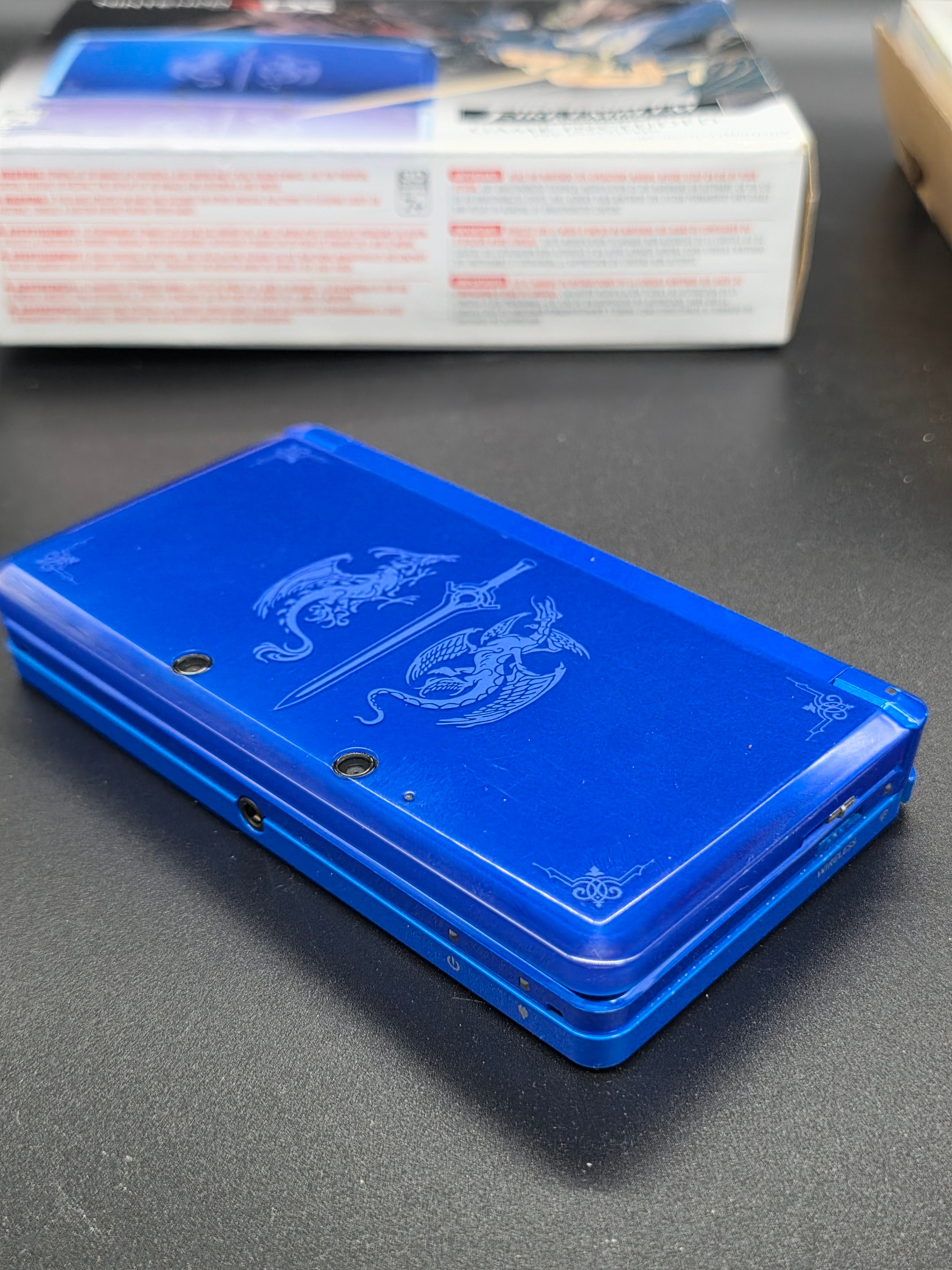 Nintendo 3DS Blue Fire Emblem Awakening Limited Edition
