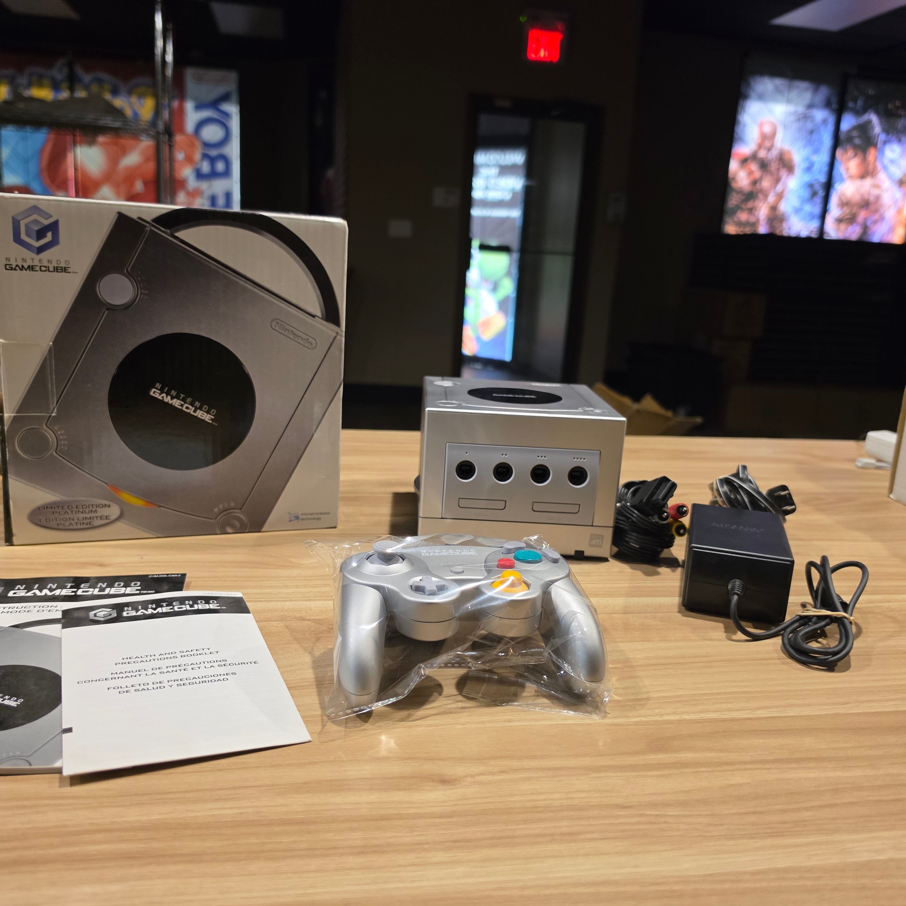 Nintendo GameCube Platinum Silver Console Bundle Complete in Box