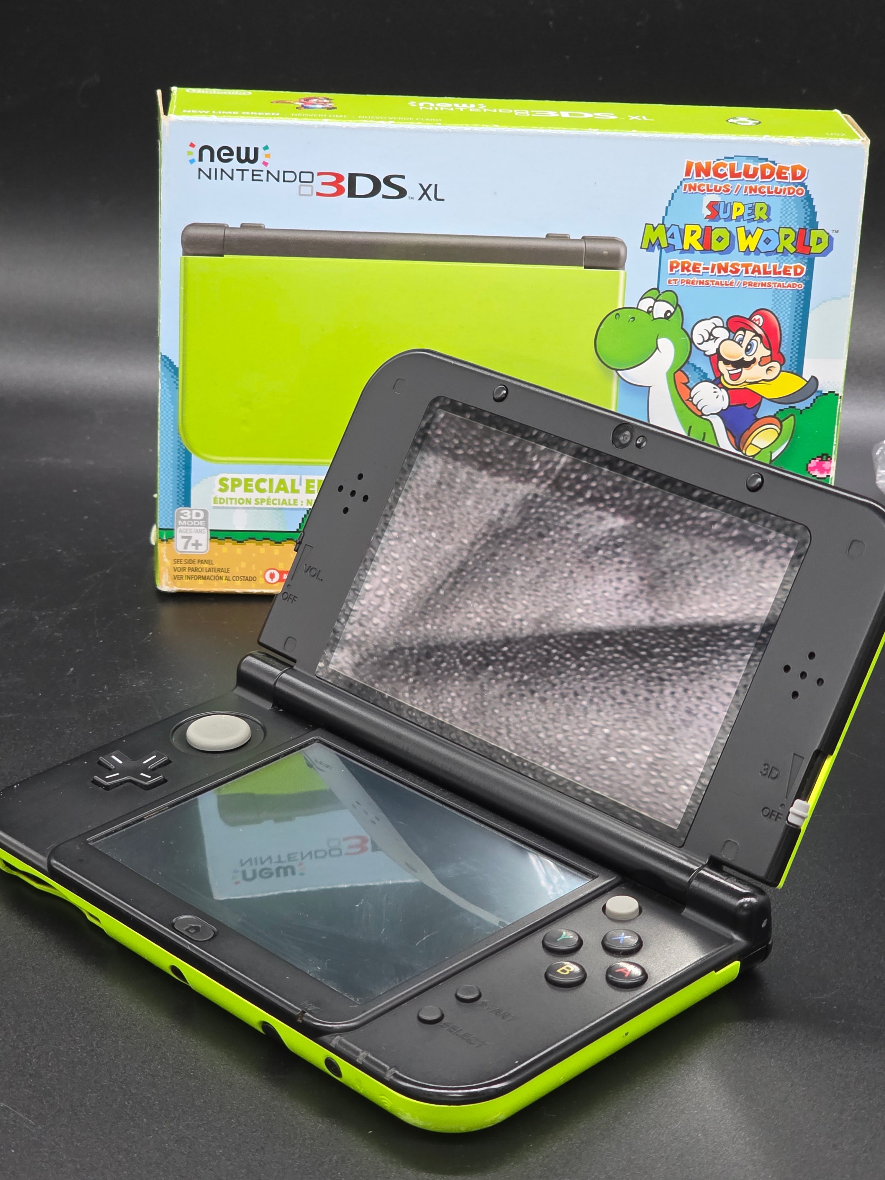 New Nintendo 3DS XL Special Edition: New Lime Green w/Super Mario World - Amazon Exclusive