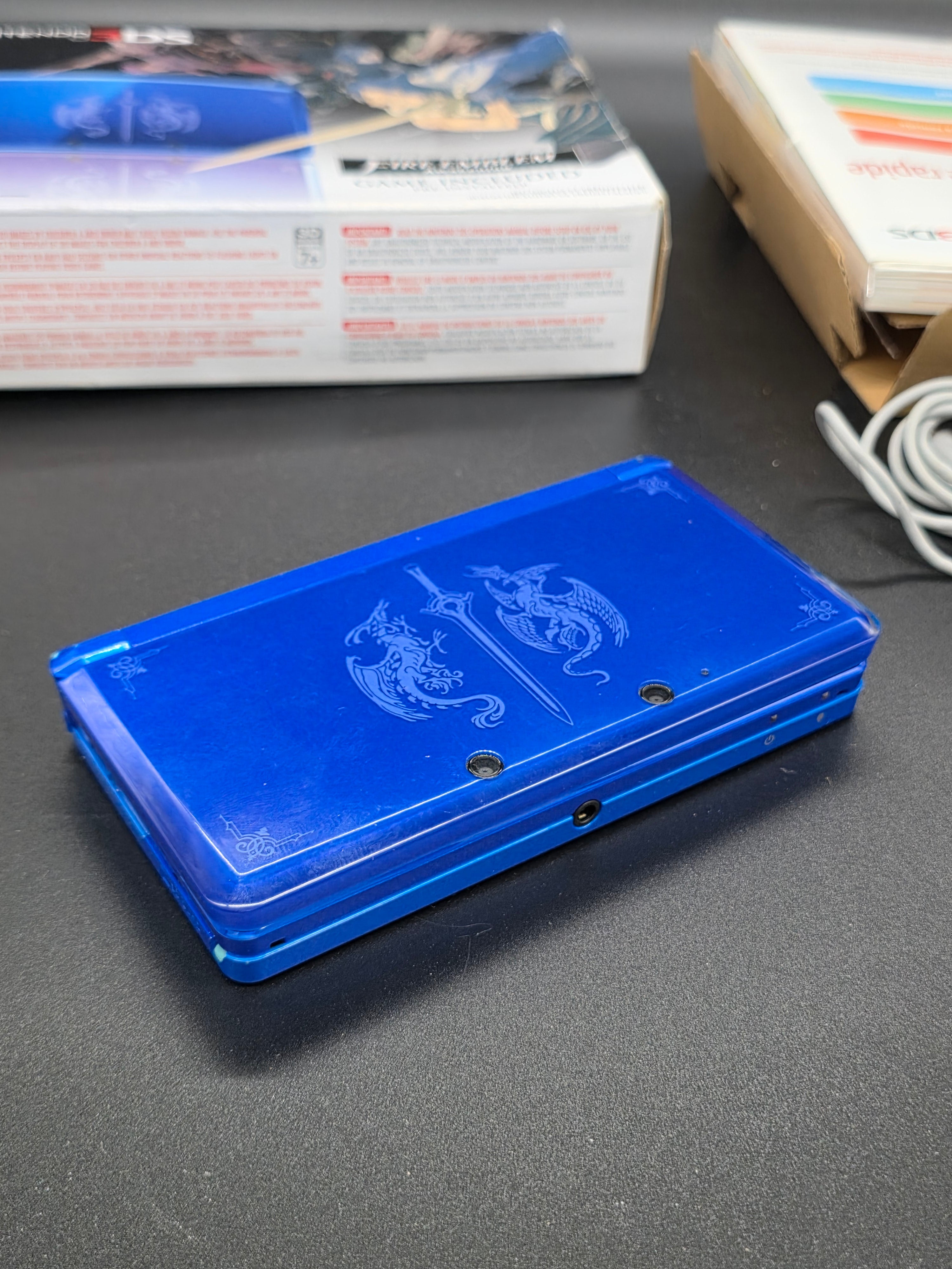 Nintendo 3DS Blue Fire Emblem Awakening Limited Edition