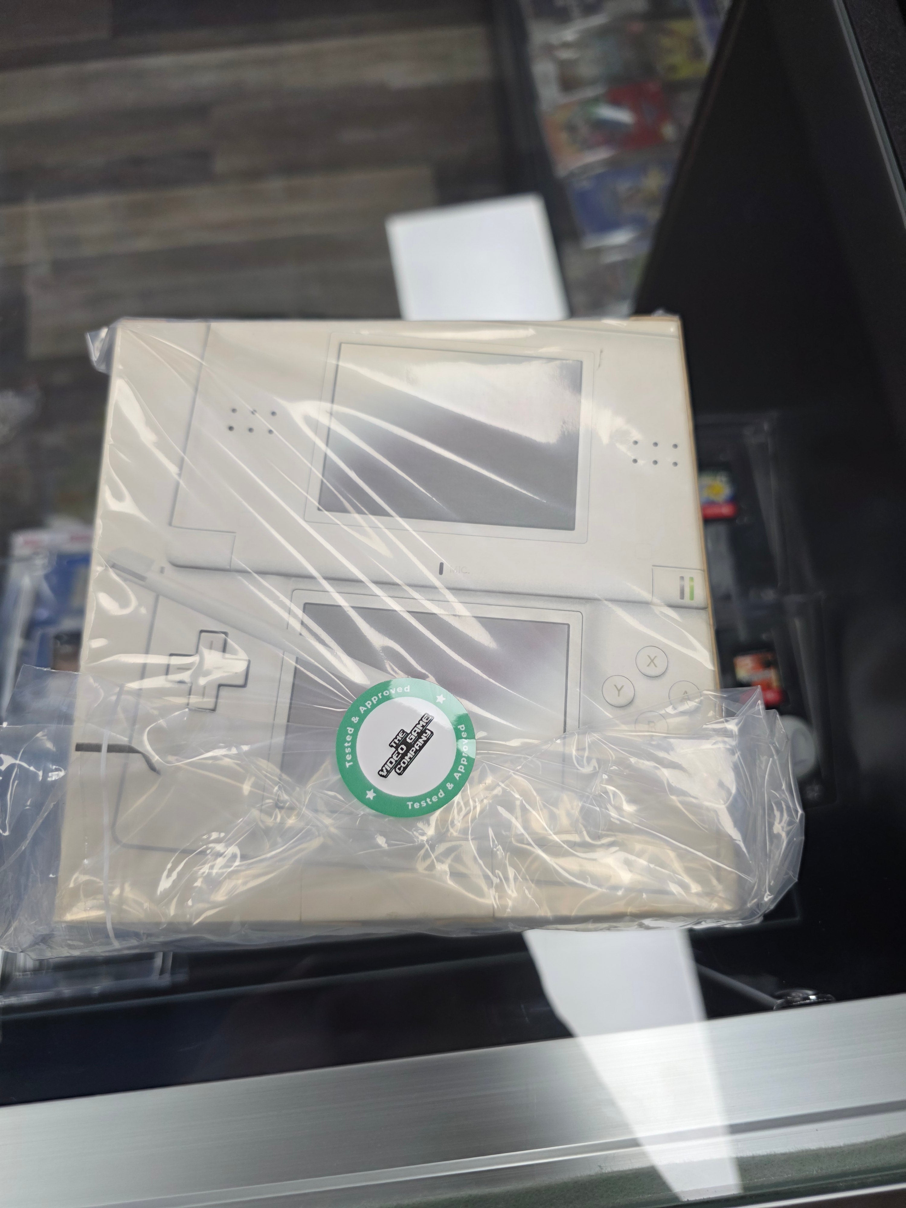 (JP 🇯🇵 REGION Free) Complete in Box Nintendo DS Lite Handheld Console