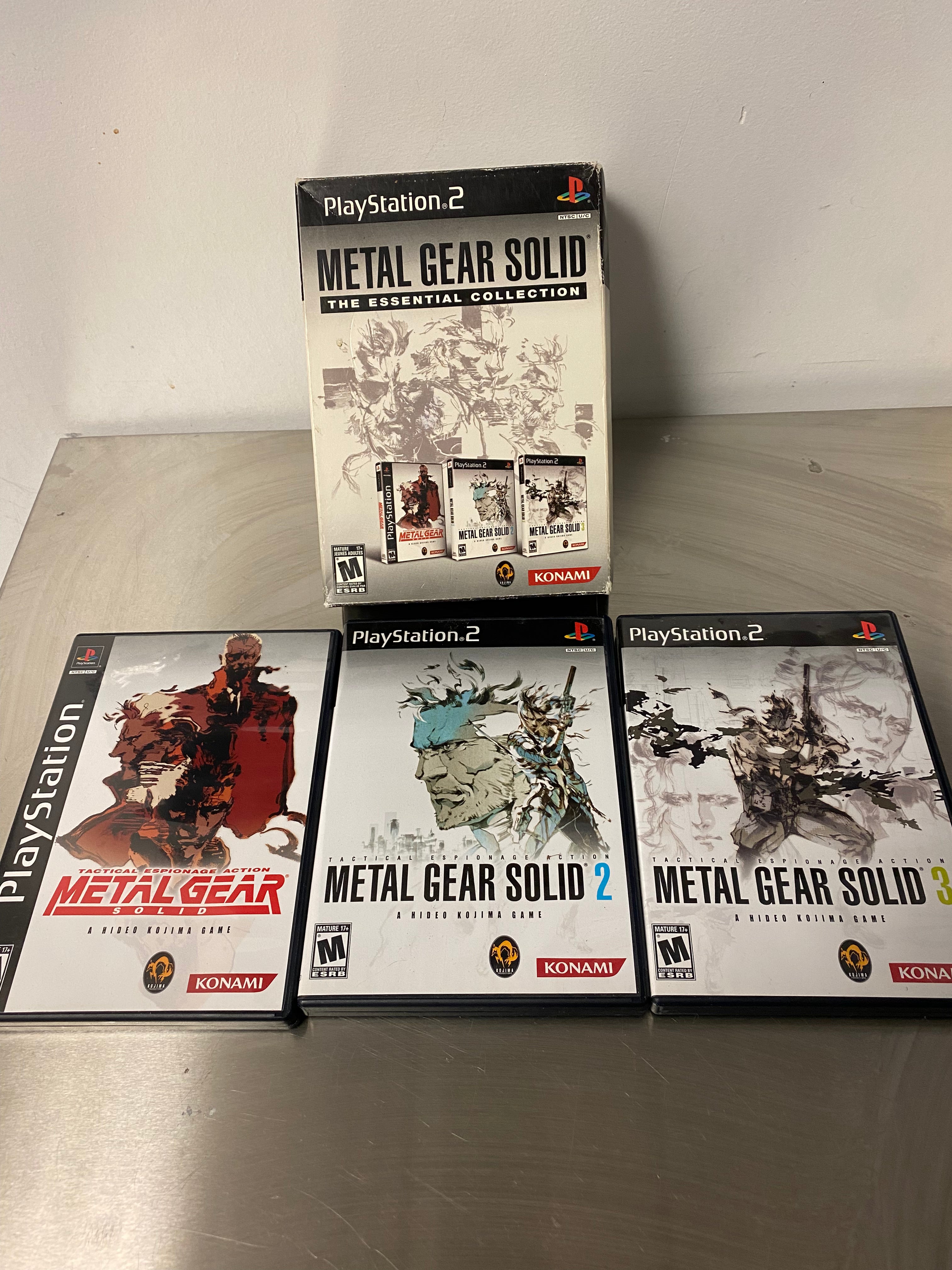 Metal Gear Solid Essential Collection - Sony PlayStation 2 (PS2)
