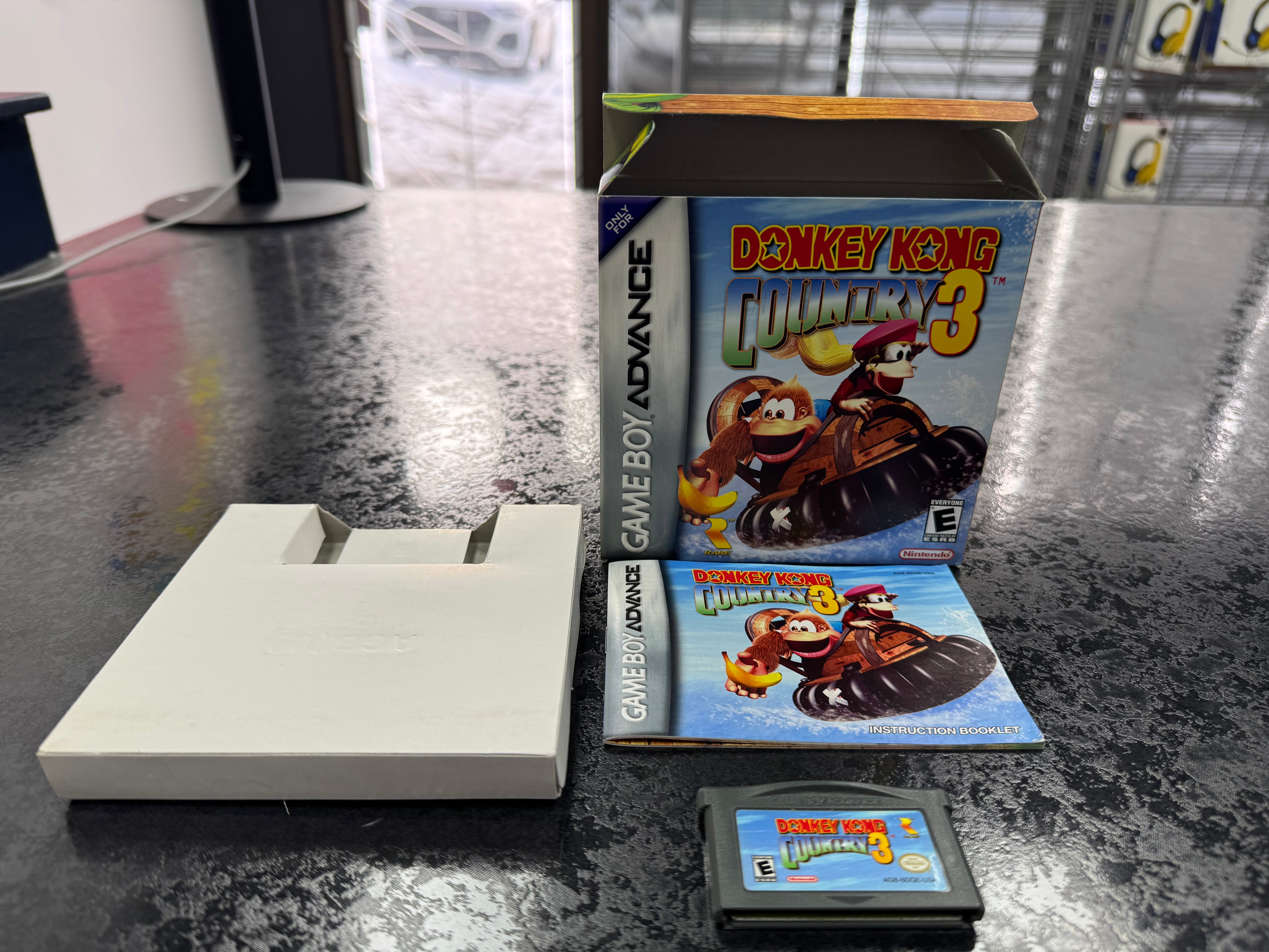 Donkey Kong Country 3 - Nintendo Game Boy Advance