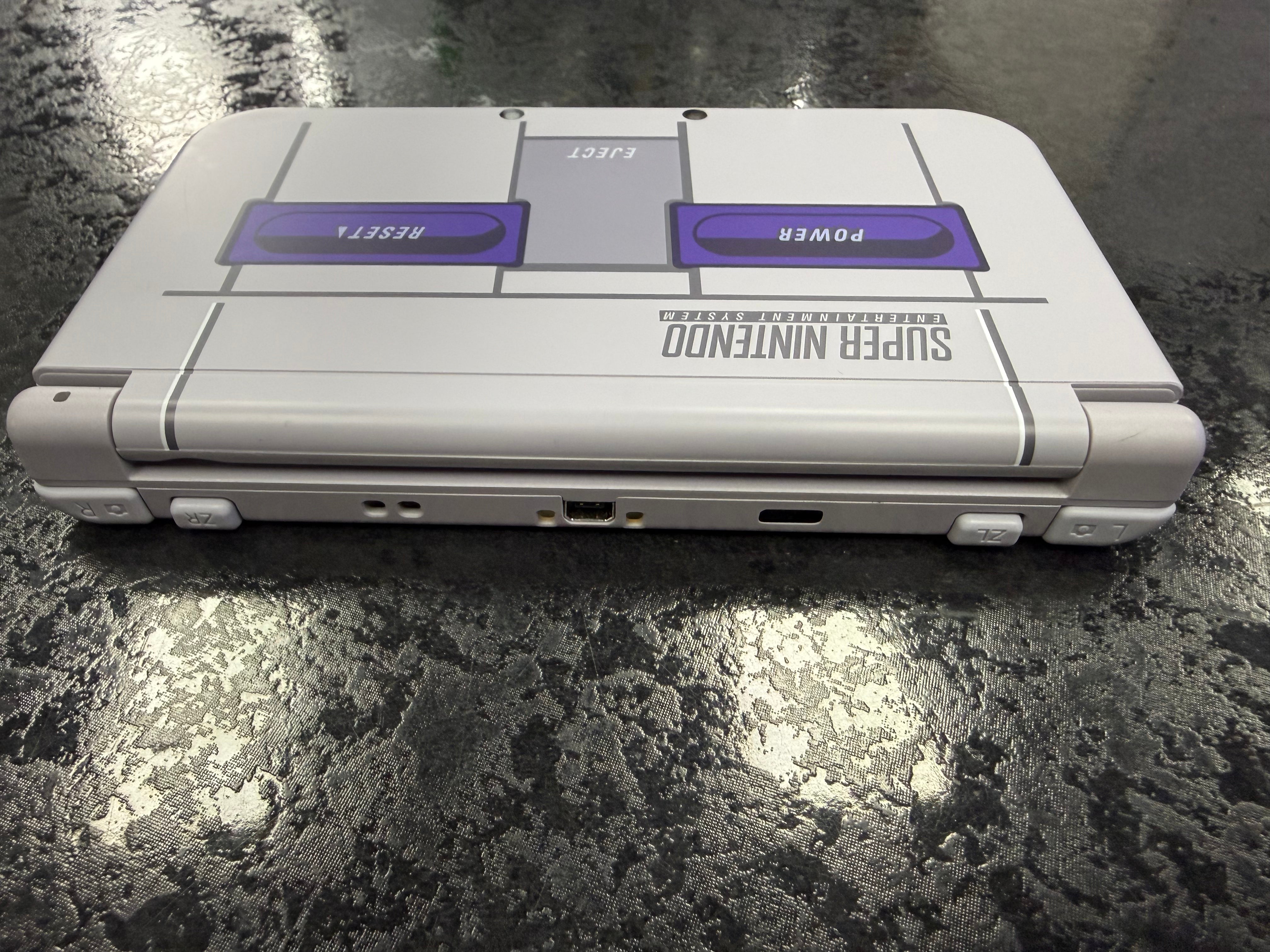 New Nintendo 3DS XL: Super NES Edition