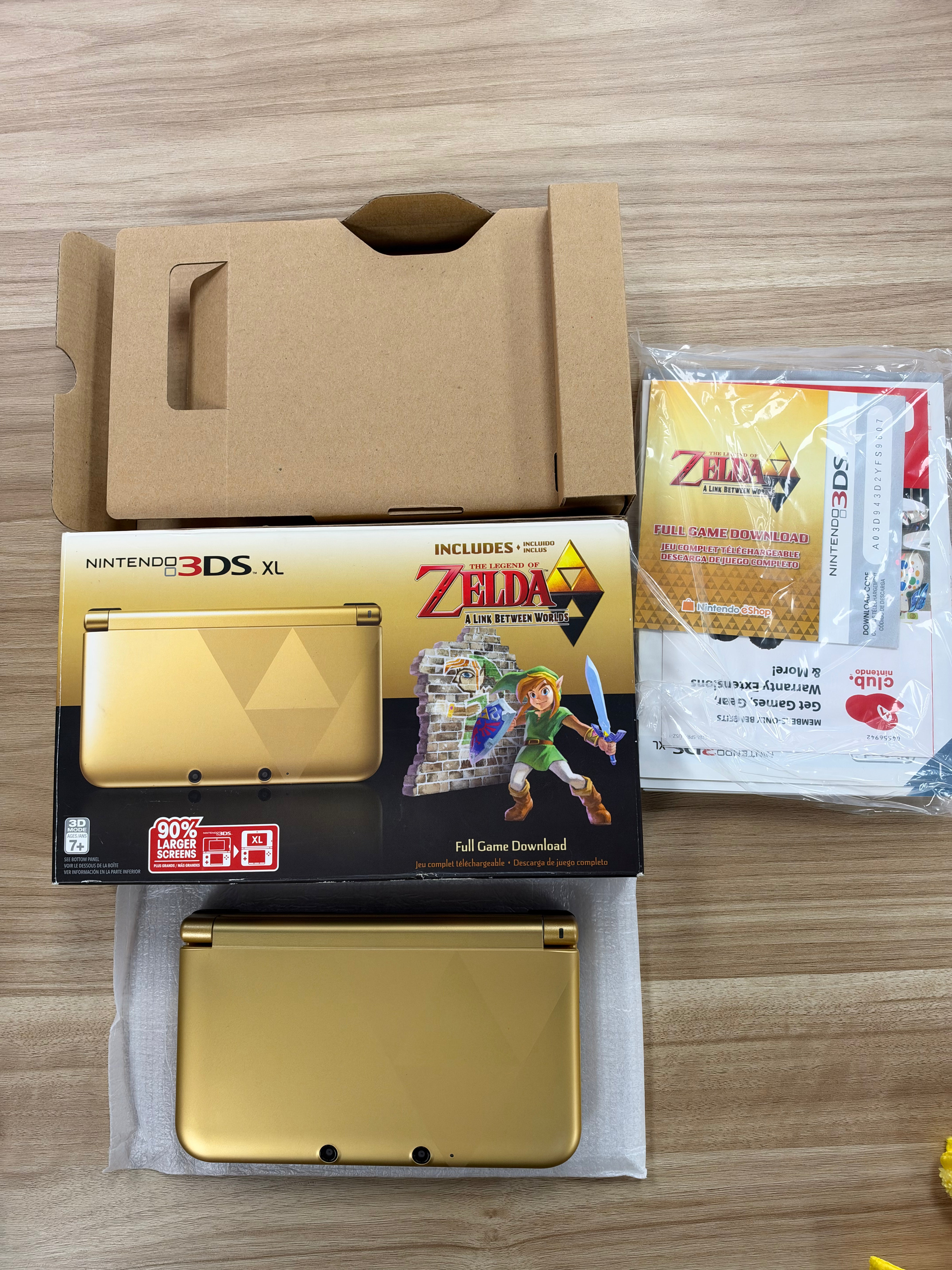 Nintendo 3DS XL Zelda A Link Between Worlds Limited Edition [Complete in Box]