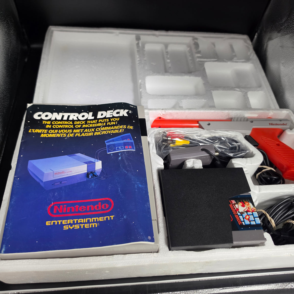 CIB Nintendo NES Action Set - Console Bundle [B]