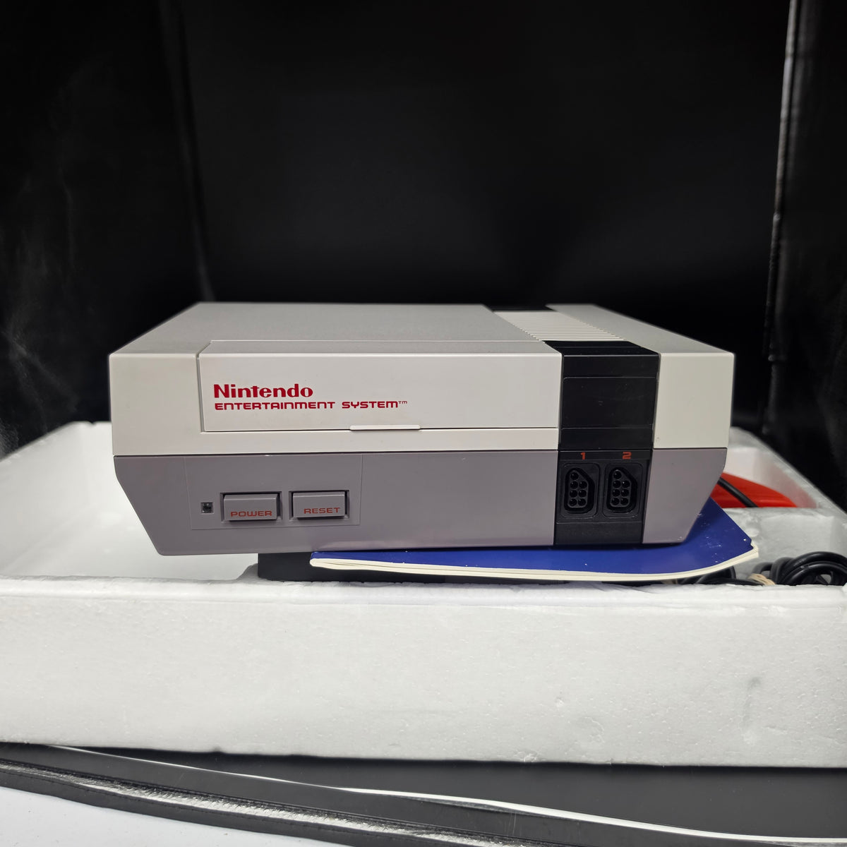 CIB Nintendo NES Action Set - Console Bundle [A]