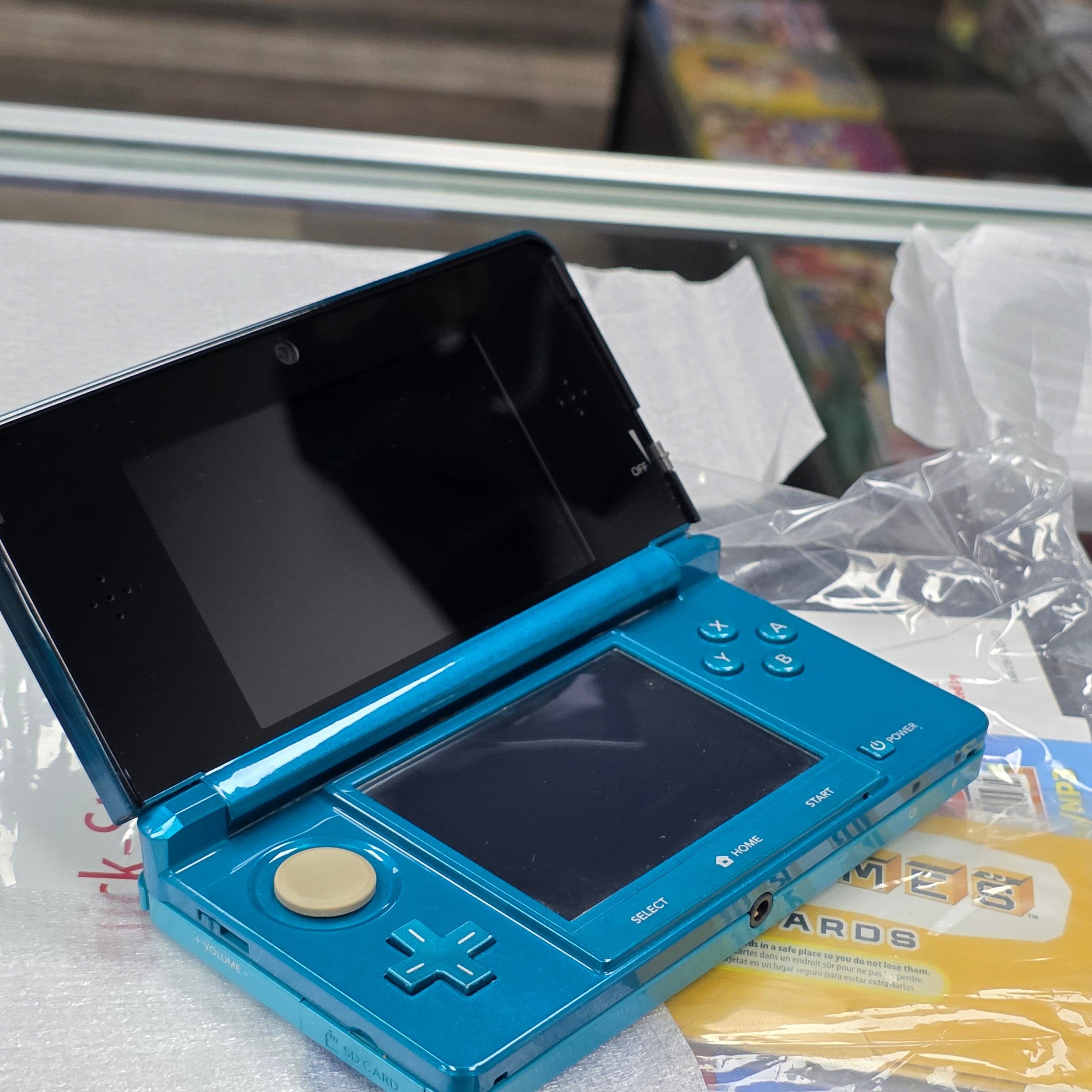 Nintendo 3DS Launch Edition Aqua Blue Handheld Console Console and Box