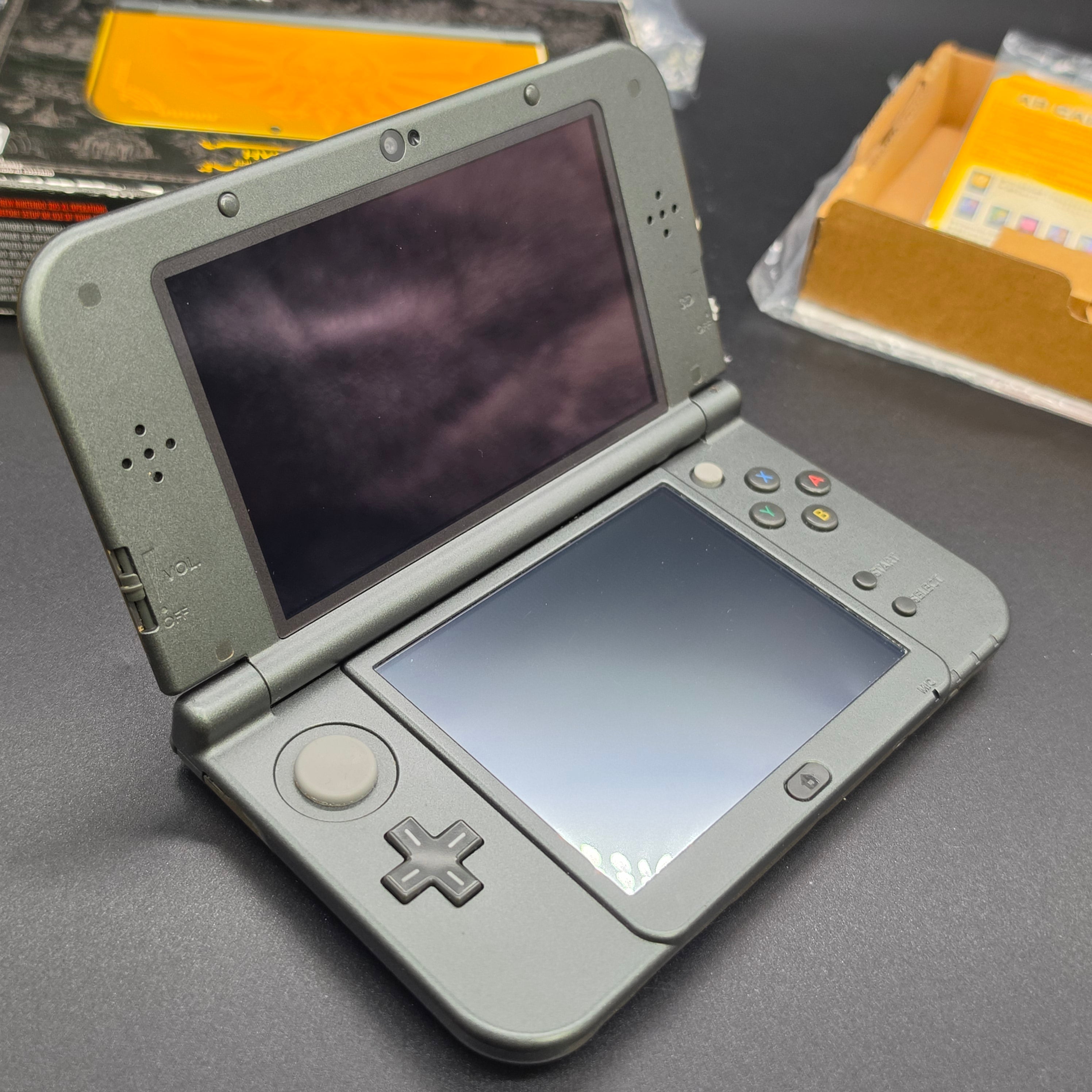 CIB "New" Nintendo 3DS XL Hyrule Edition (B)