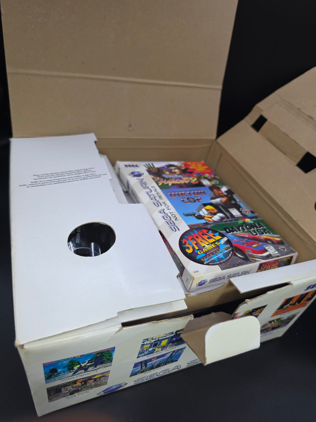 Sega Saturn Console Bundle [MK-80000] (CIB)