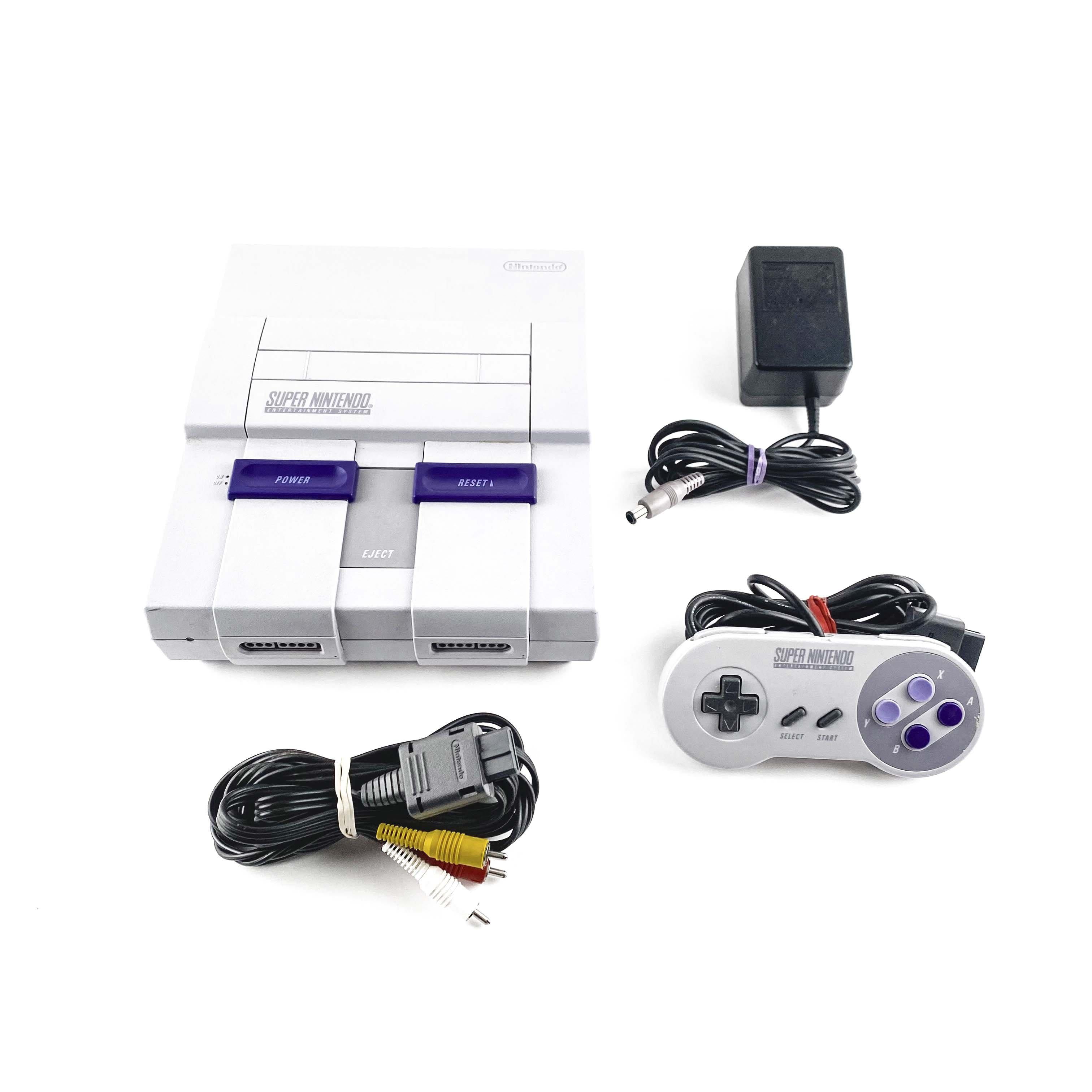 Nintendo SNES Console Bundle (SNS-001)