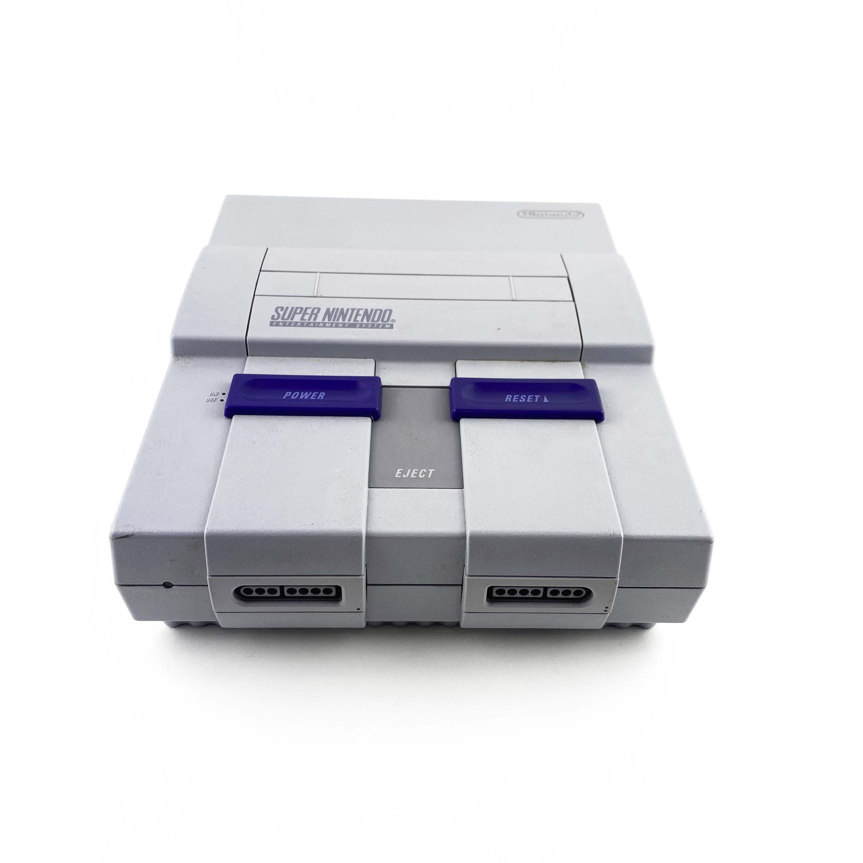 Nintendo SNES Console Bundle (SNS-001)